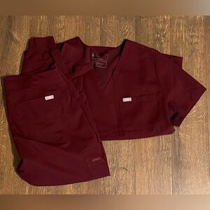 Women’s figs scrubs